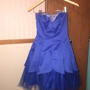A blue prom dress